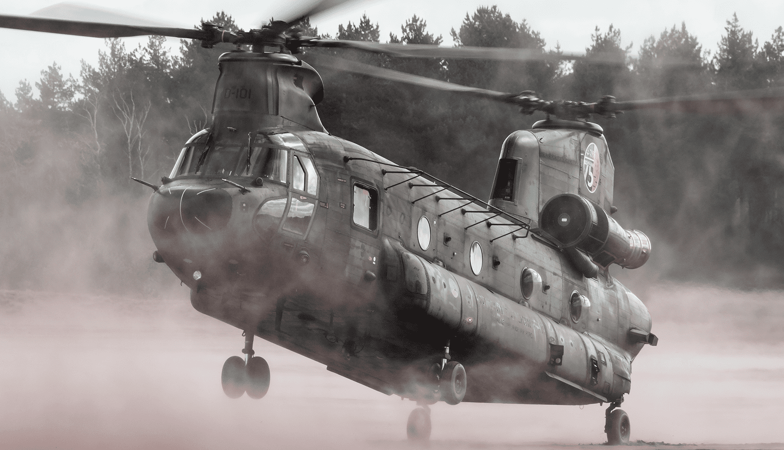 ch-47 chinook helicopter