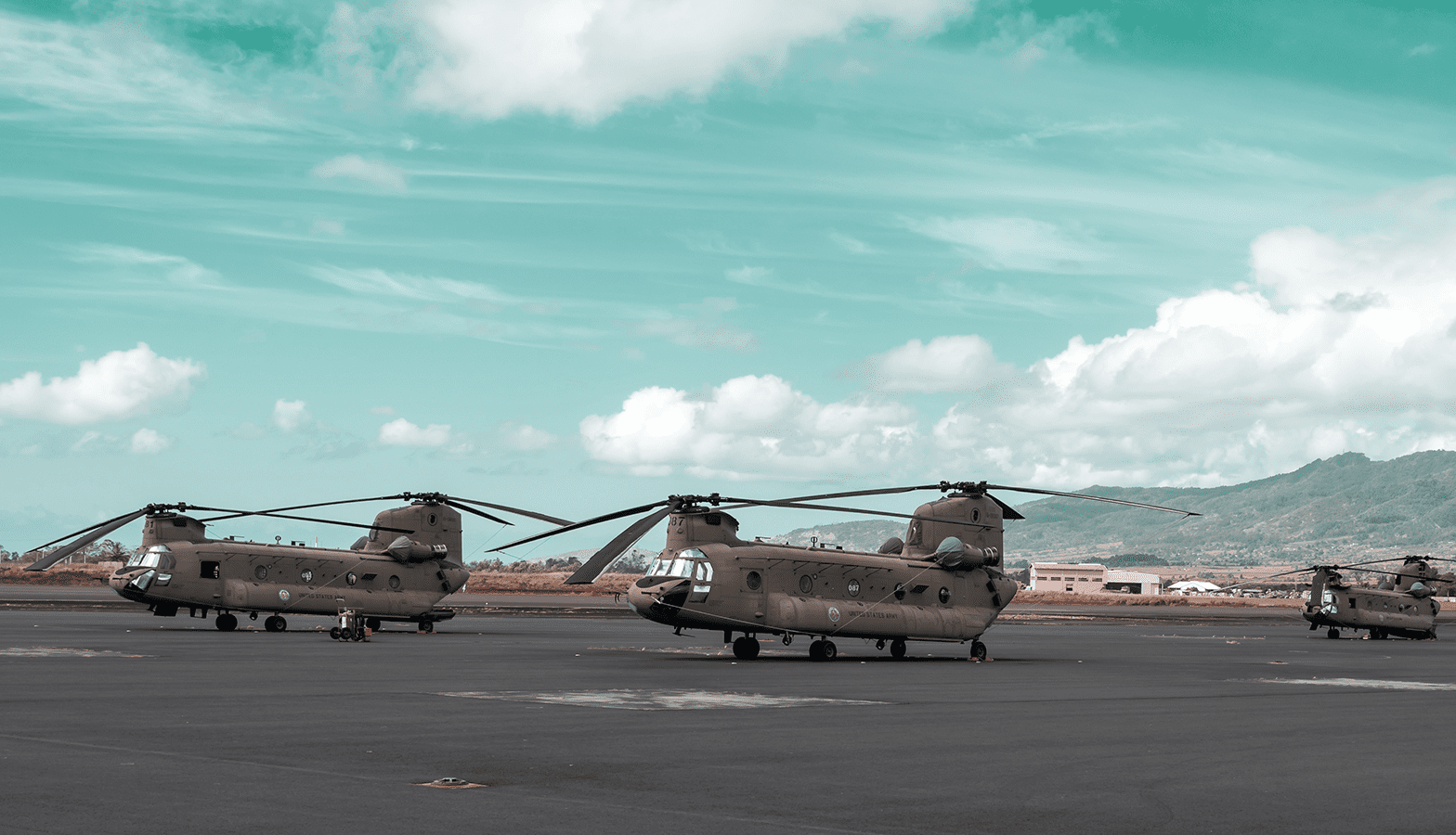 ch-47 chinook helicopter