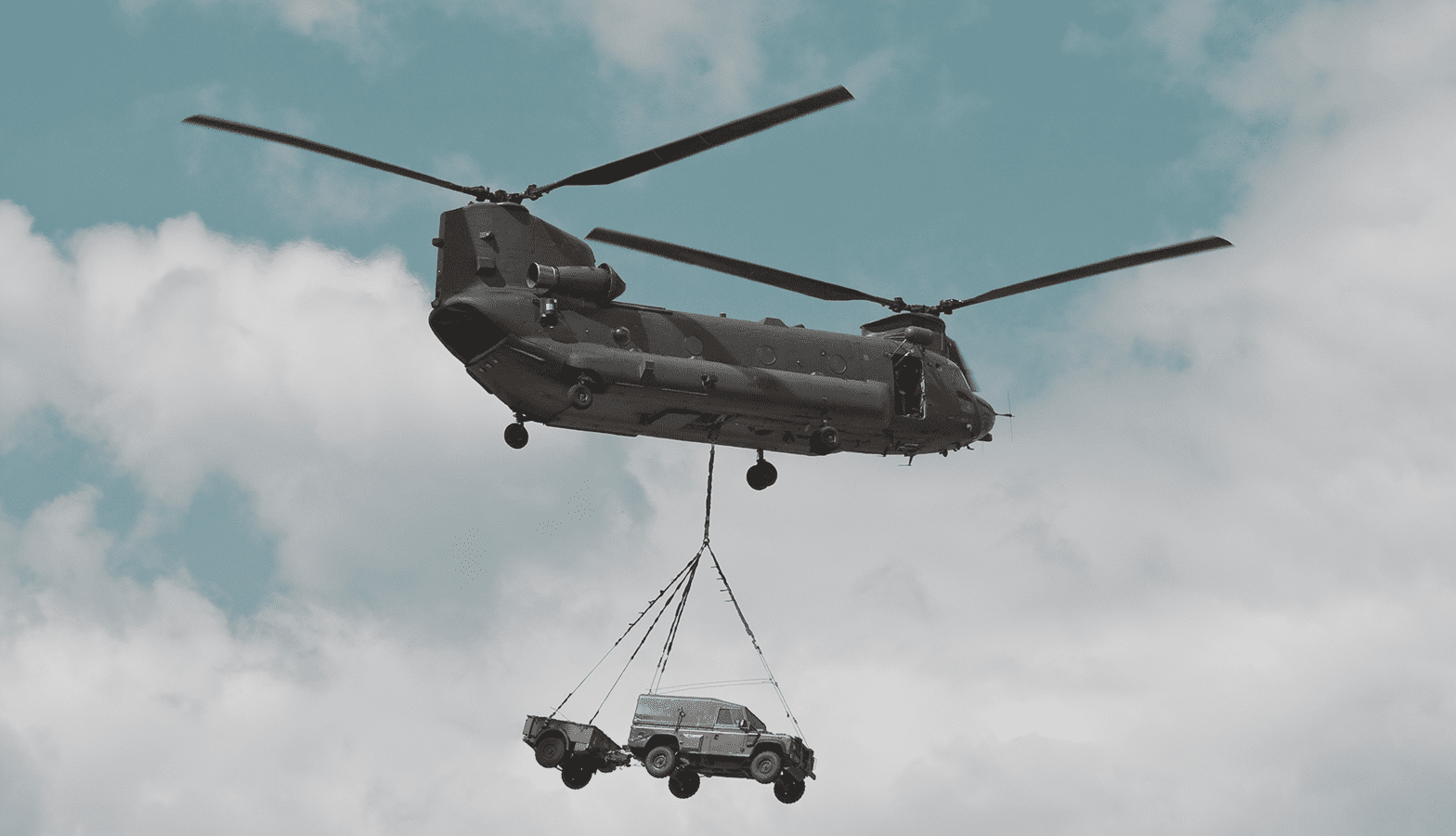 ch-47 chinook helicopter